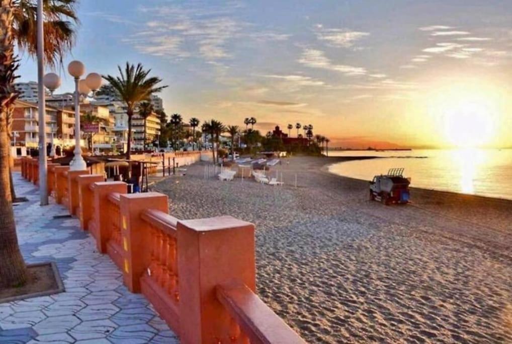 Benalbeach. 1º Linea De Playa. 베날마데나코스타 외부 사진
